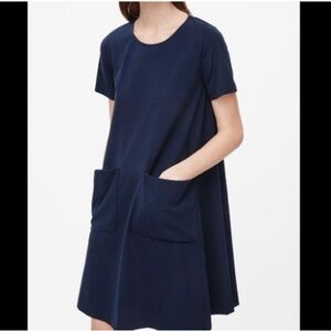 COS / M / Navy A Line Dress / Front Pockets / Flowy / Relaxed Fit / Spring